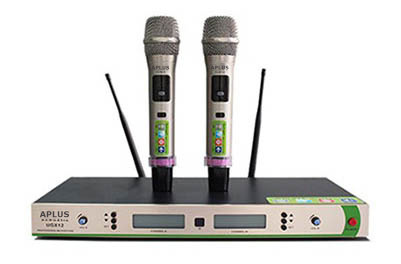 bo-micro-khong-day-cho-am-thanh-hoi-truong_2 Micro không dây cho hệ thống âm thanh hội trường giá rẻ